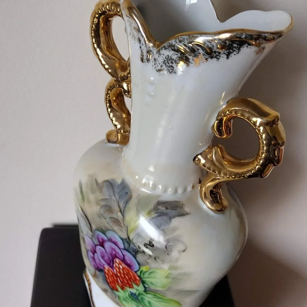 VINTAGE UCAGCO CERAMIC DOUBLE HANDLE BUD VASE